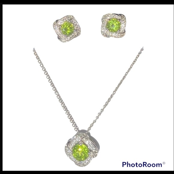 HP💘Peridot 925 Sterling Silver Necklace and Earring Set - Picture 5 of 16